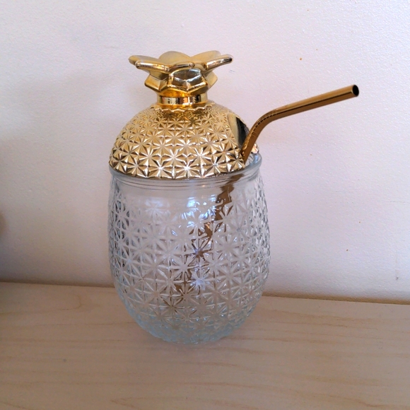 Gold Pineapple Tumbler - Picture 1 of 2